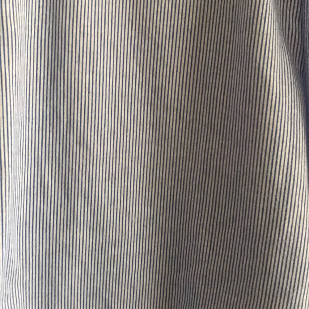 Button down - Picture 2 of 2